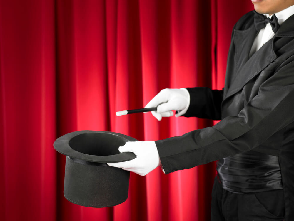 DO FAMOUS MAGICIANS EVER REVEAL THEIR SECRETS BEFORE THEY DIE?