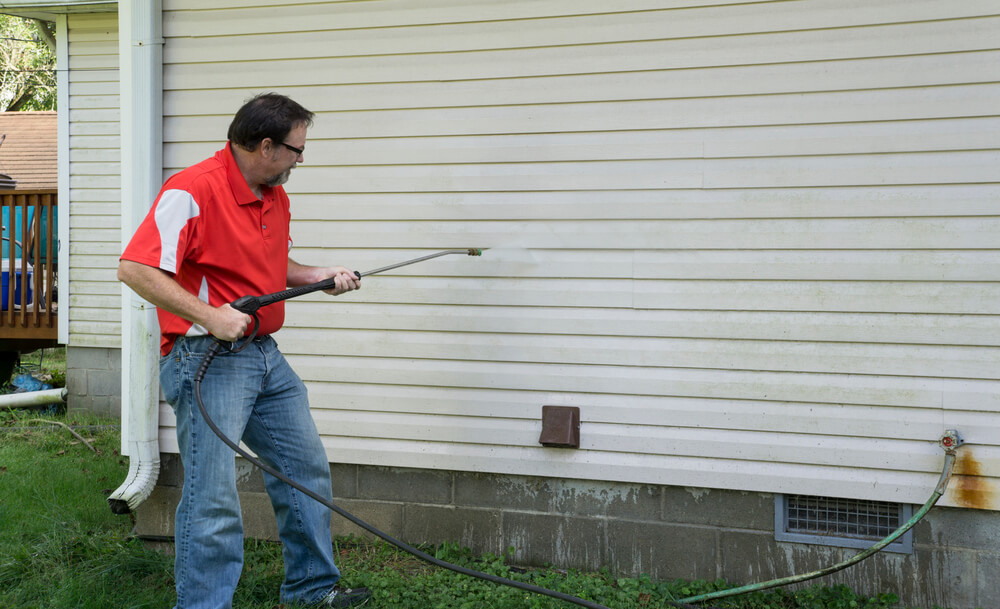 How much does it cost to pressure wash a house