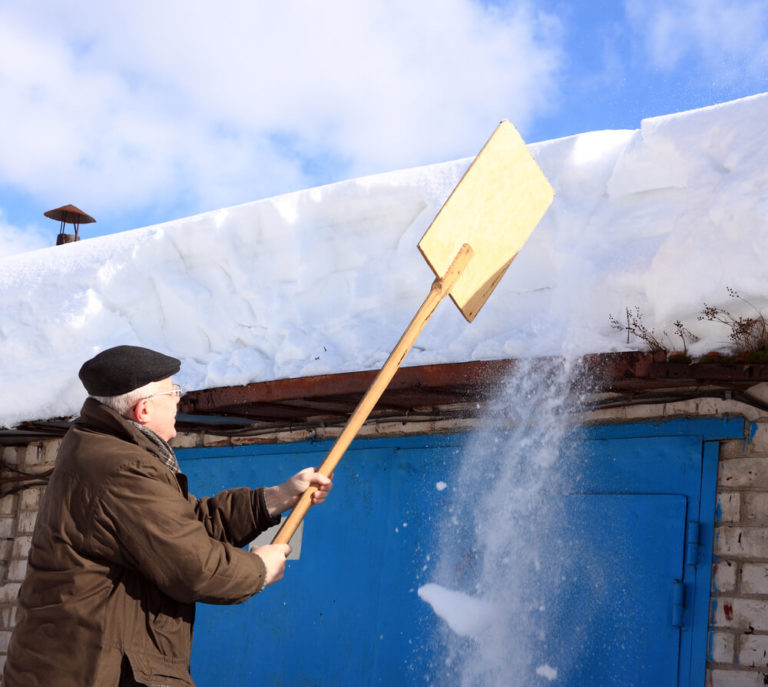 should-i-remove-snow-from-my-roof-the-stylus