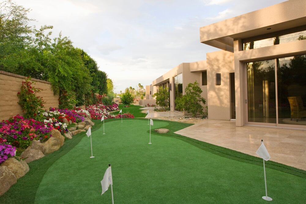 What Is the Best Artificial Grass for a Putting Green?